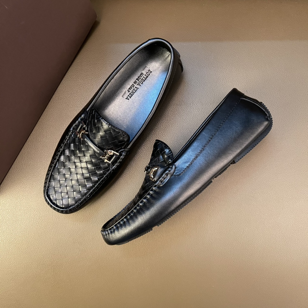 I5   Bottega Veneta 配全套包装®BOTTEGA VENETA ～懒人驾车鞋 2022 春夏🆕款🔛全鞋头层牛皮\u0026手工编织鞋 羊皮内里套脚鞋，超柔软大底，懒人开车必备 户外鞋乐福鞋 旅行豆豆风格设计 方便携带  💯 专柜同步 适🈴️司机户外驾车 原版头层牛皮 完全1:1 开模定制🌹顶级版
