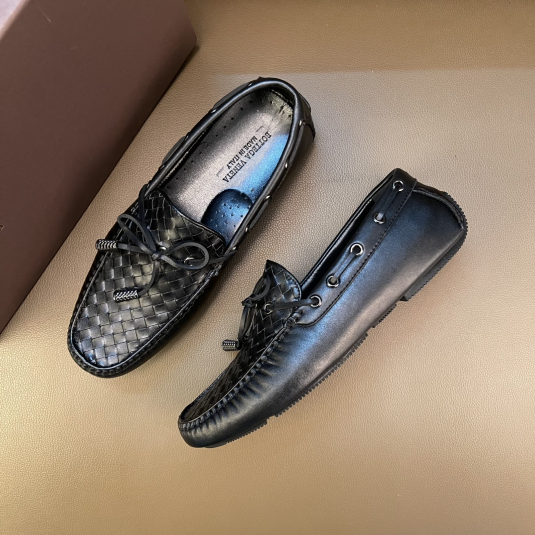 I5   Bottega Veneta 配全套包装®BOTTEGA VENETA ～懒人驾车鞋 2022 春夏🆕款🔛全鞋头层牛皮\u0026手工编织鞋 羊皮内里套脚鞋，超柔软大底，懒人开车必备 户外鞋乐福鞋 旅行豆豆风格设计 方便携带  💯 专柜同步 适🈴️司机户外驾车 原版头层牛皮 完全1:1 开模定制🌹顶级版
