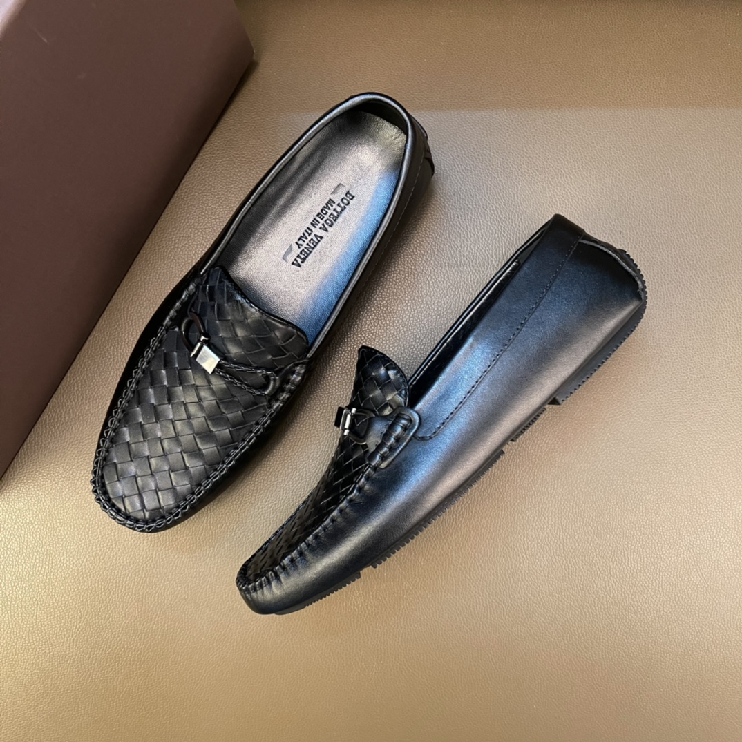 I5   Bottega Veneta 配全套包装®BOTTEGA VENETA ～懒人驾车鞋 2022 春夏🆕款🔛全鞋头层牛皮\u0026手工编织鞋 羊皮内里套脚鞋，超柔软大底，懒人开车必备 户外鞋乐福鞋 旅行豆豆风格设计 方便携带  💯 专柜同步 适🈴️司机户外驾车 原版头层牛皮 完全1:1 开模定制🌹顶级版