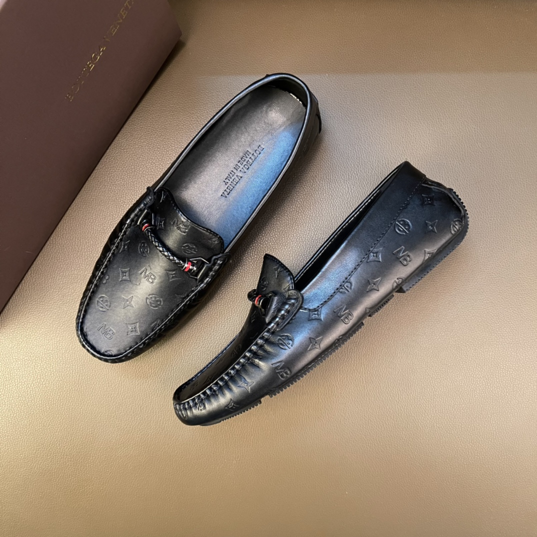 I5   Bottega Veneta 配全套包装®BOTTEGA VENETA ～懒人驾车鞋 2022 春夏🆕款🔛全鞋头层牛皮\u0026手工鞋 羊皮内里套脚鞋，超柔软大底，懒人开车必备 户外鞋乐福鞋 旅行豆豆风格设计 方便携带  💯 专柜同步 适🈴️司机户外驾车 原版头层牛皮 完全1:1 开模定制🌹顶级版