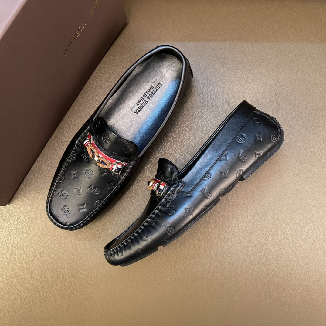 I5   Bottega Veneta 配全套包装®BOTTEGA VENETA ～懒人驾车鞋 2022 春夏🆕款🔛全鞋头层牛皮\u0026手工鞋 羊皮内里套脚鞋，超柔软大底，懒人开车必备 户外鞋乐福鞋 旅行豆豆风格设计 方便携带  💯 专柜同步 适🈴️司机户外驾车 原版头层牛皮 完全1:1 开模定制🌹顶级版