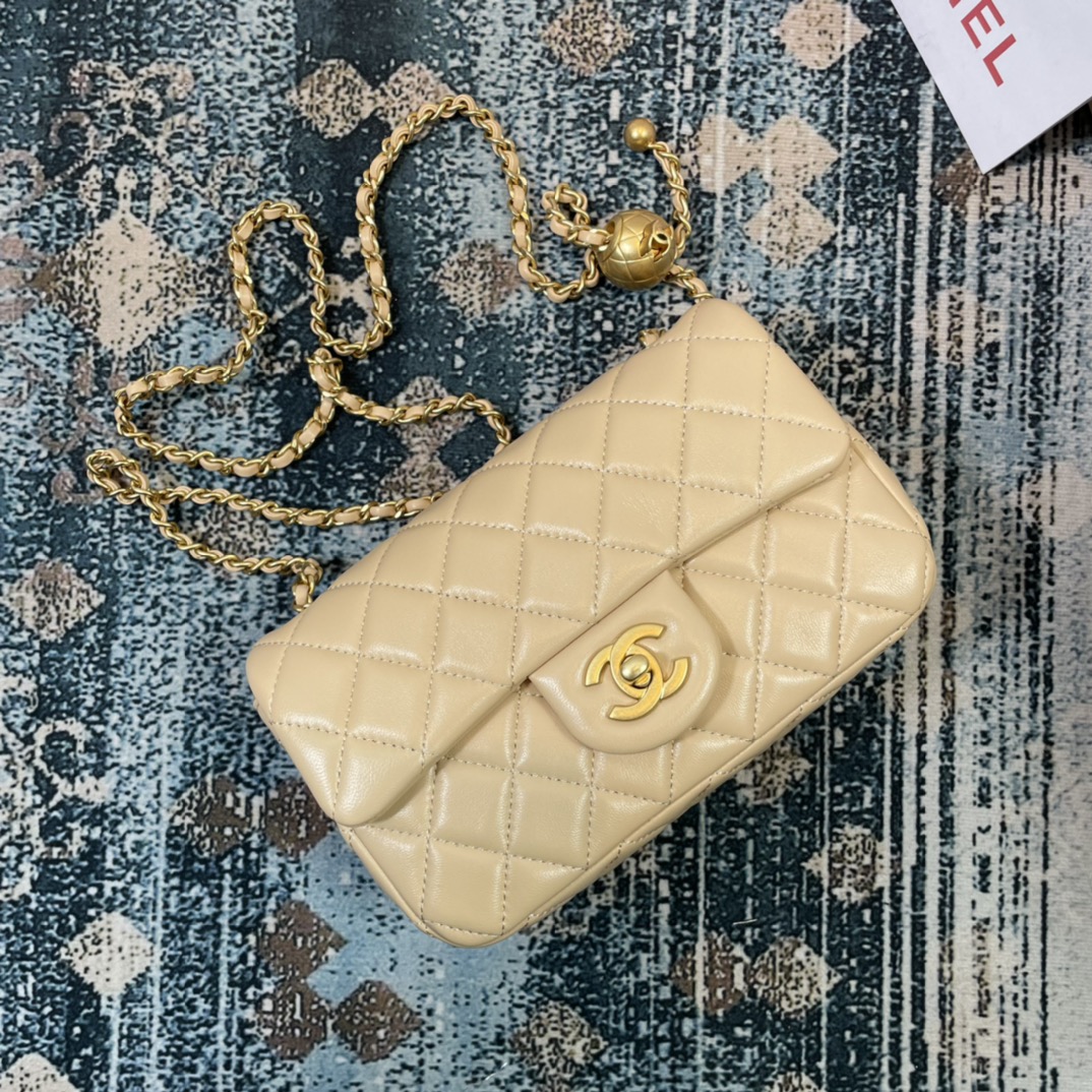 Chanel Style Beige Shoulder Bag style reference detail image 5 from source 776584
