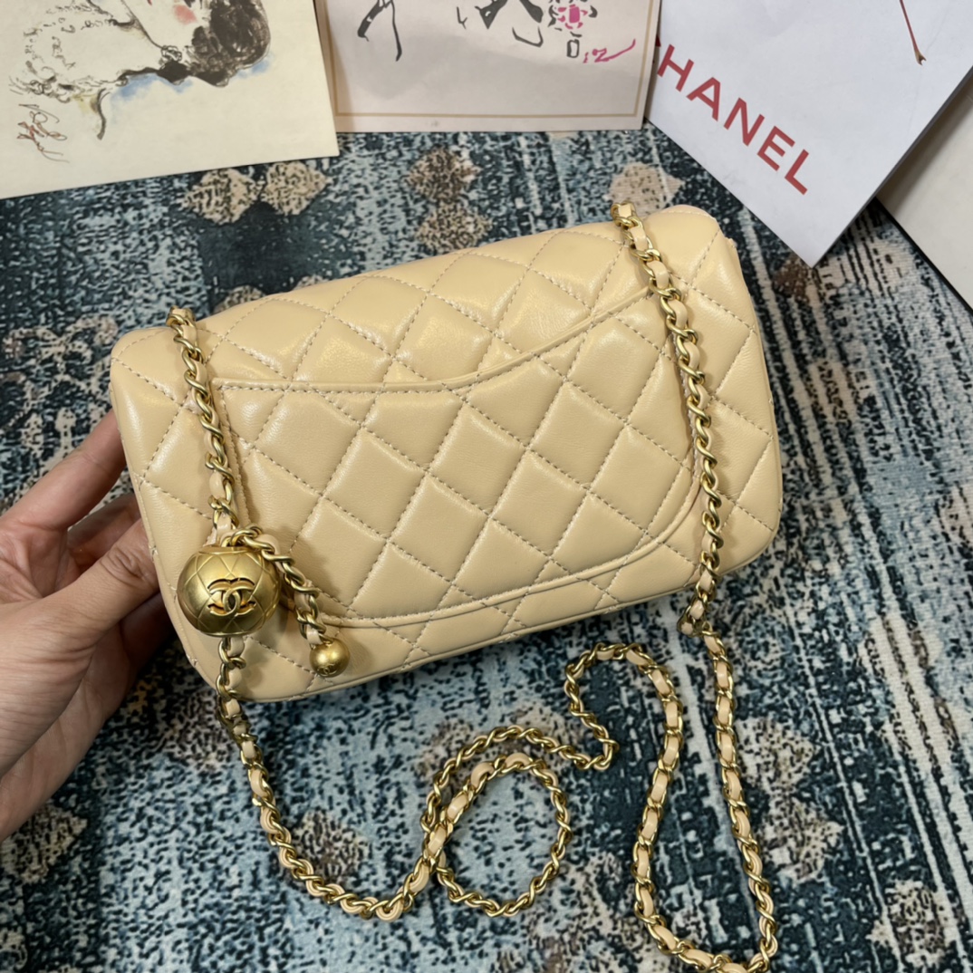 Chanel Style Beige Shoulder Bag style reference detail image 4 from source 776584