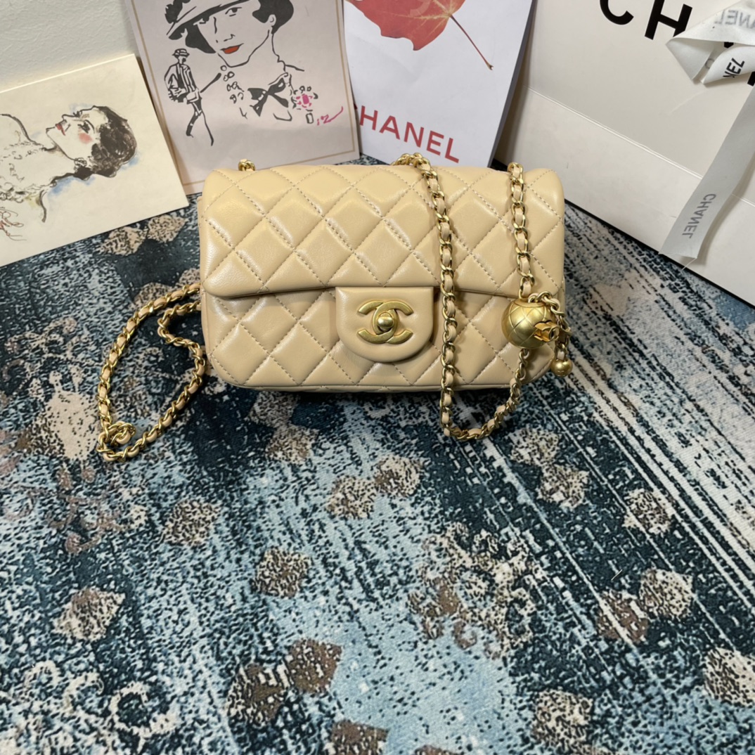 Chanel Style Beige Shoulder Bag style reference detail image 1 from source 776584