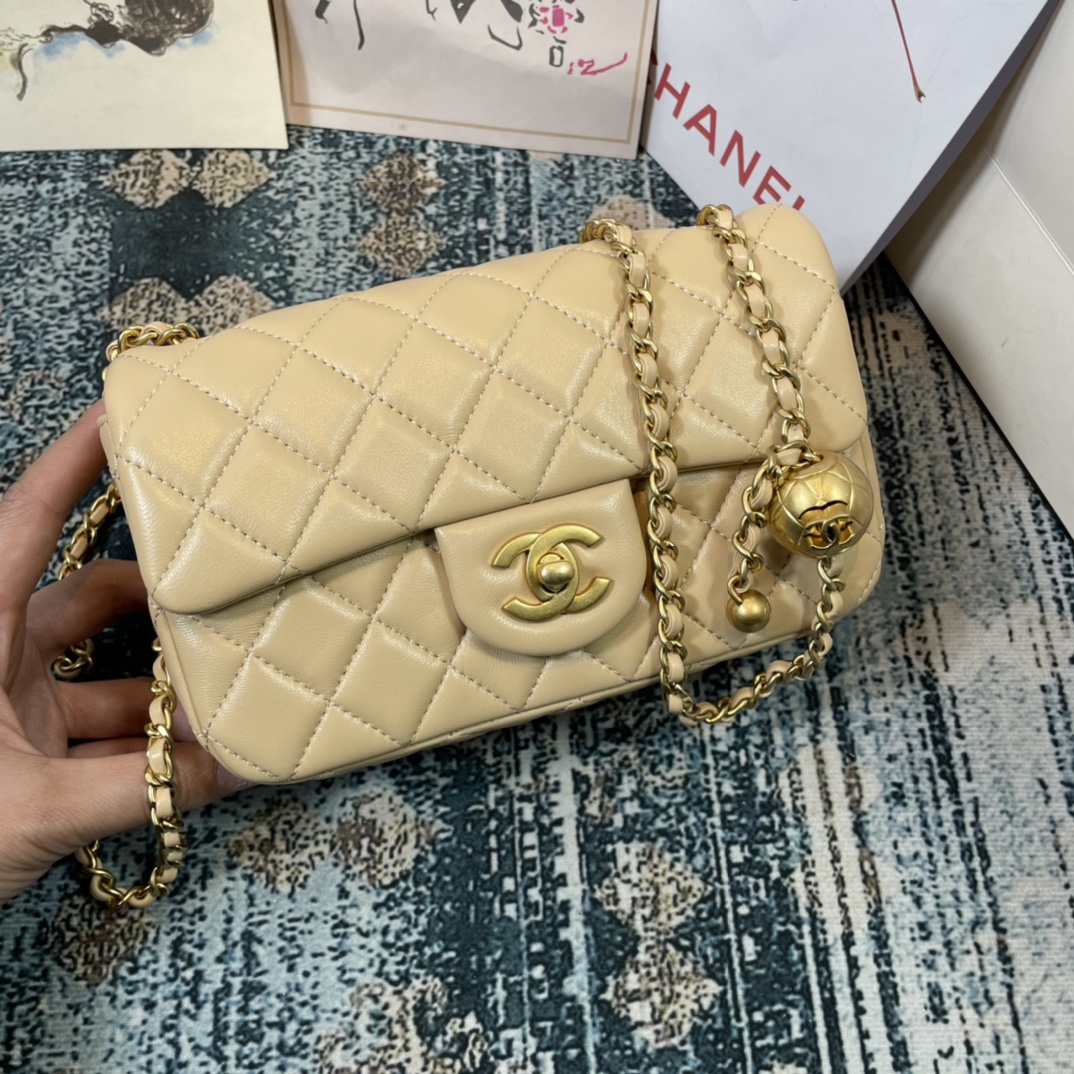 Chanel Style Beige Shoulder Bag style reference detail image 2 from source 776584