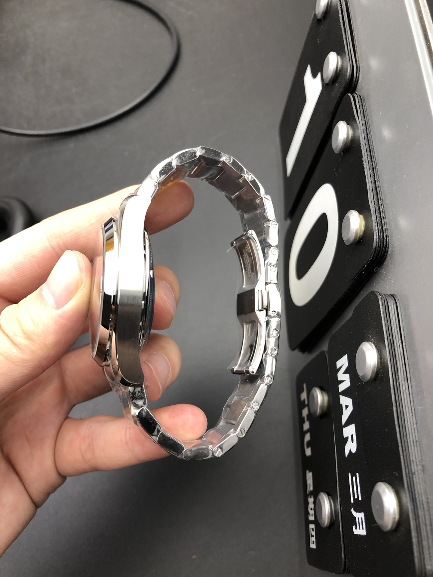 Omega 海马150GMT