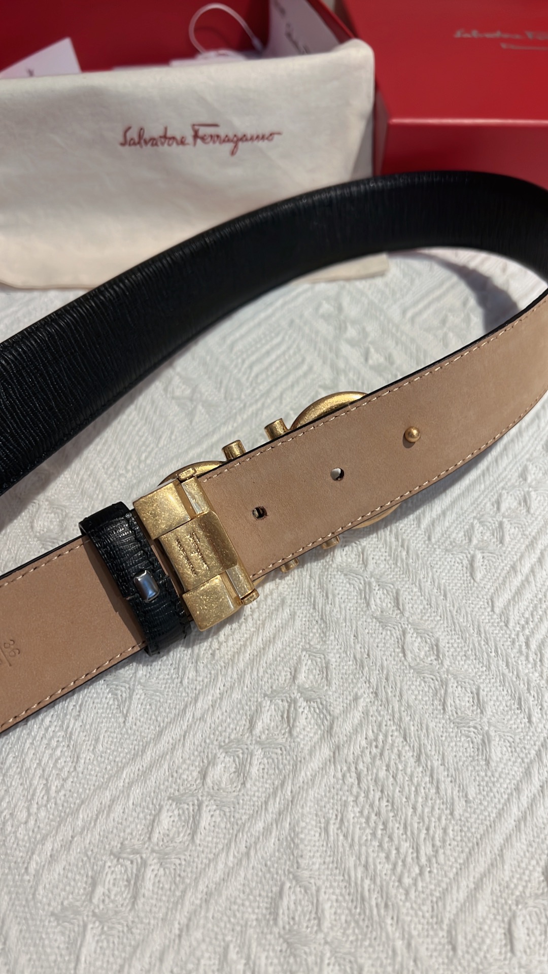 Ferragamo菲拉格慕    头层牛皮再配上精致专柜版型复古金属扣男士3.5cm腰带