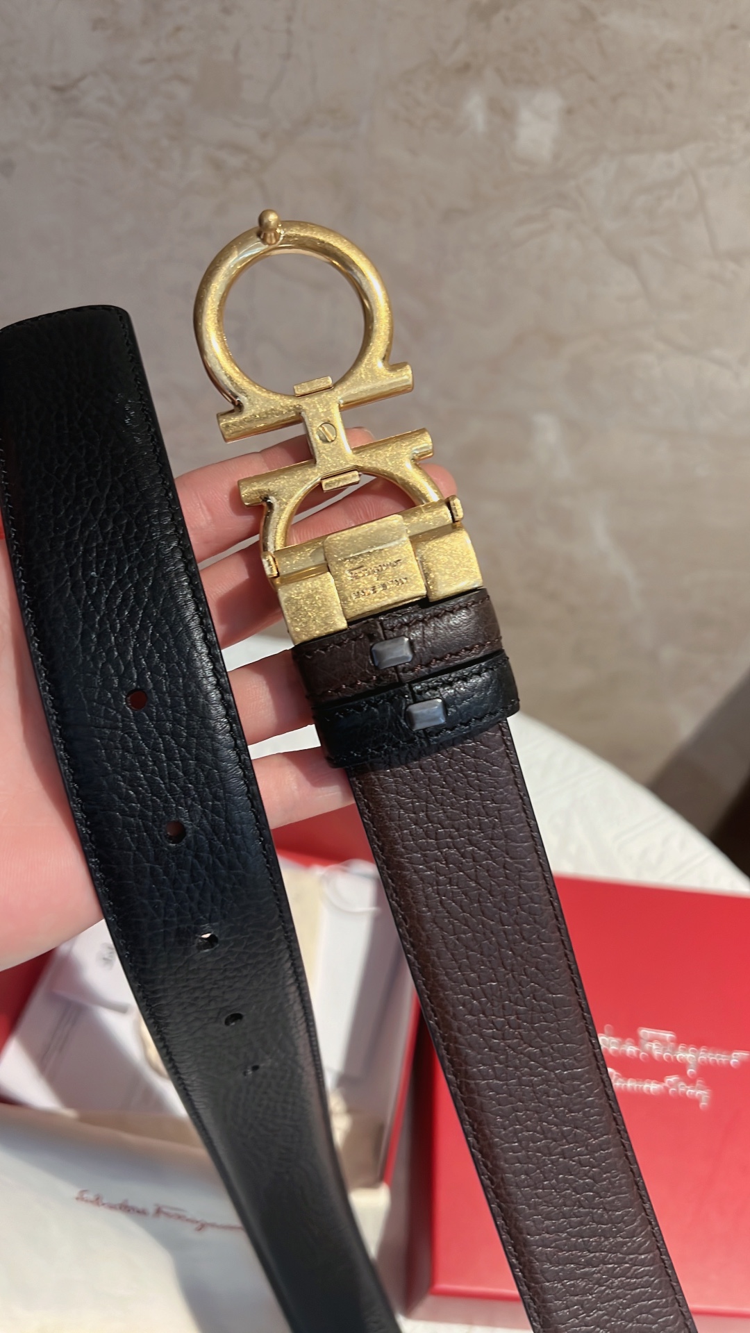 Ferragamo菲拉格慕    头层牛皮再配上精致专柜版型复古金属扣男士3.5cm腰带