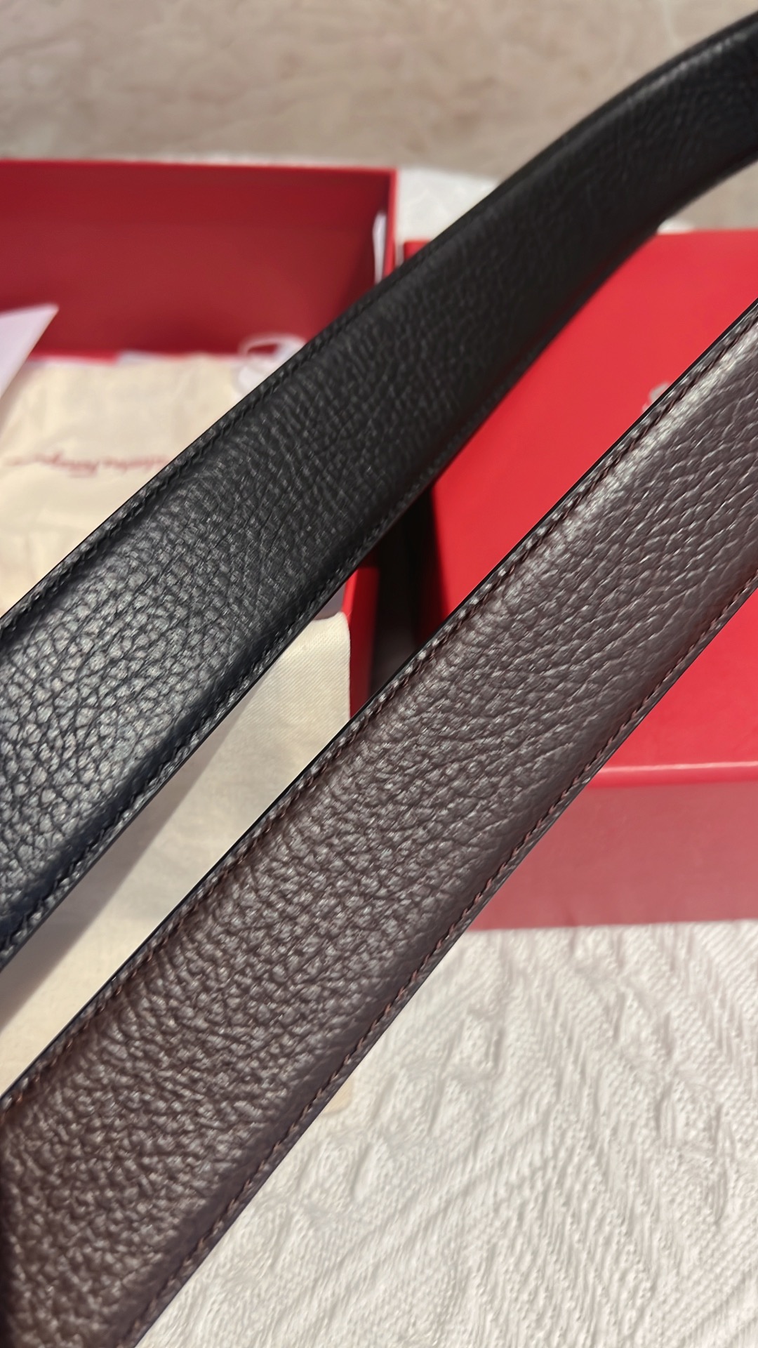 Ferragamo菲拉格慕    头层牛皮再配上精致专柜版型复古金属扣男士3.5cm腰带