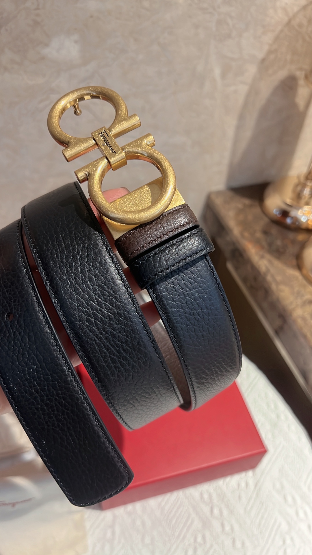 Ferragamo菲拉格慕    头层牛皮再配上精致专柜版型复古金属扣男士3.5cm腰带