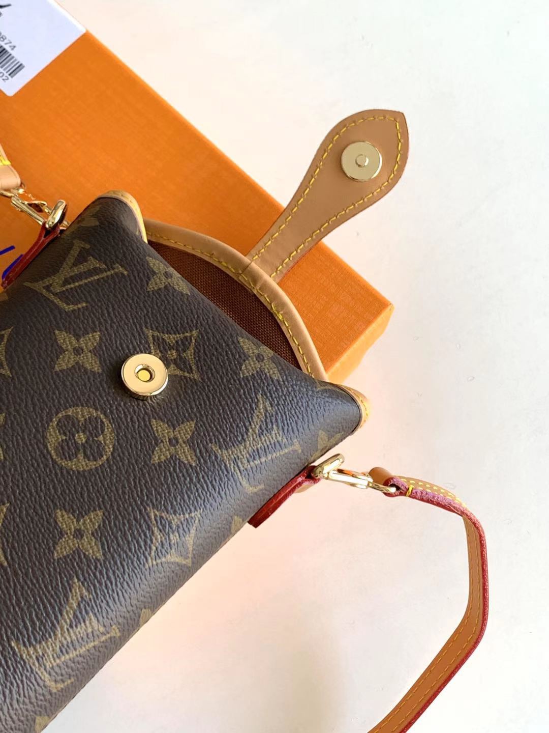 High-quality real shots of the 2022 latest Fold Me Mini Pouch - Bag 8