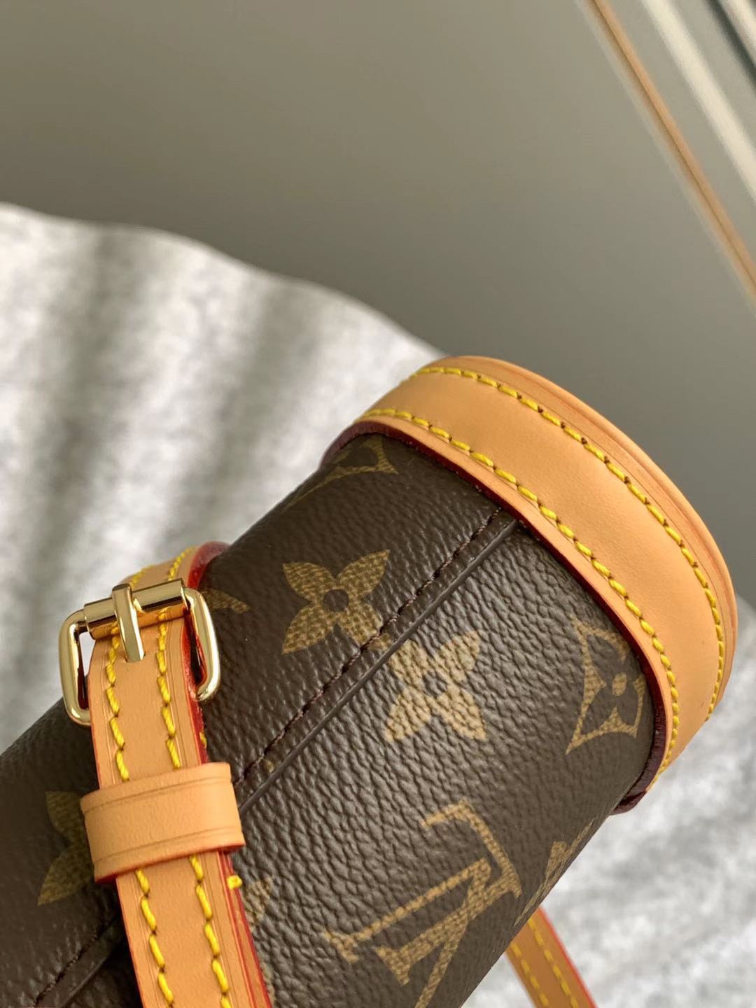 High-quality real shots of the 2022 latest Fold Me Mini Pouch - Bag 7