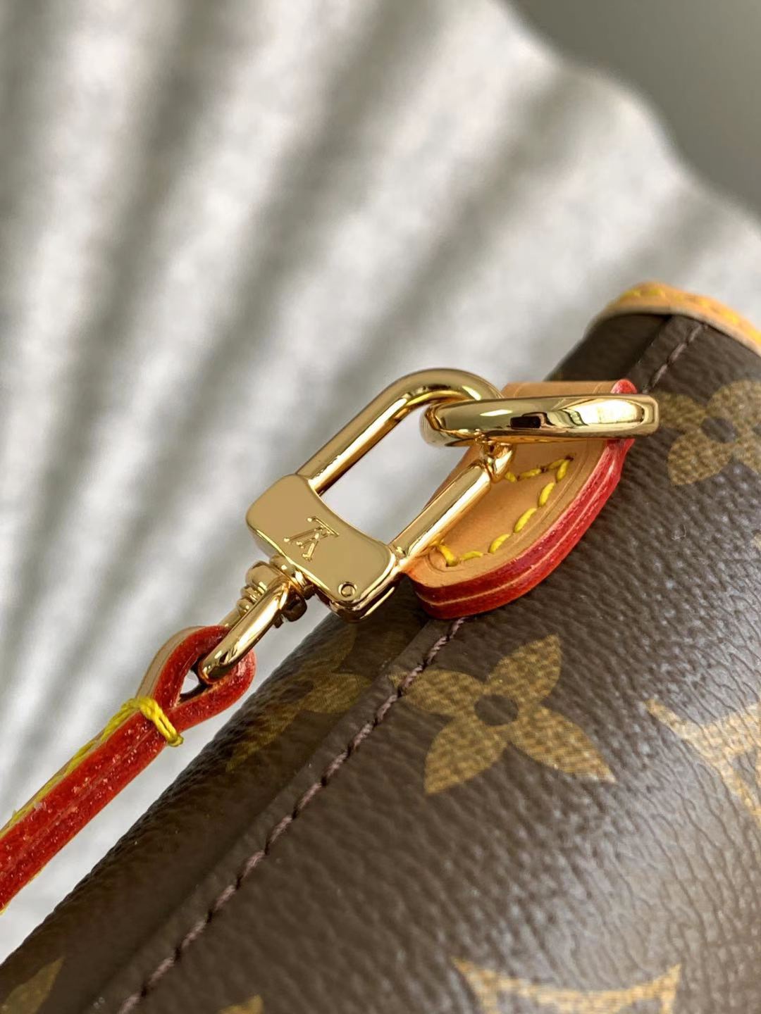 High-quality real shots of the 2022 latest Fold Me Mini Pouch - Bag 6