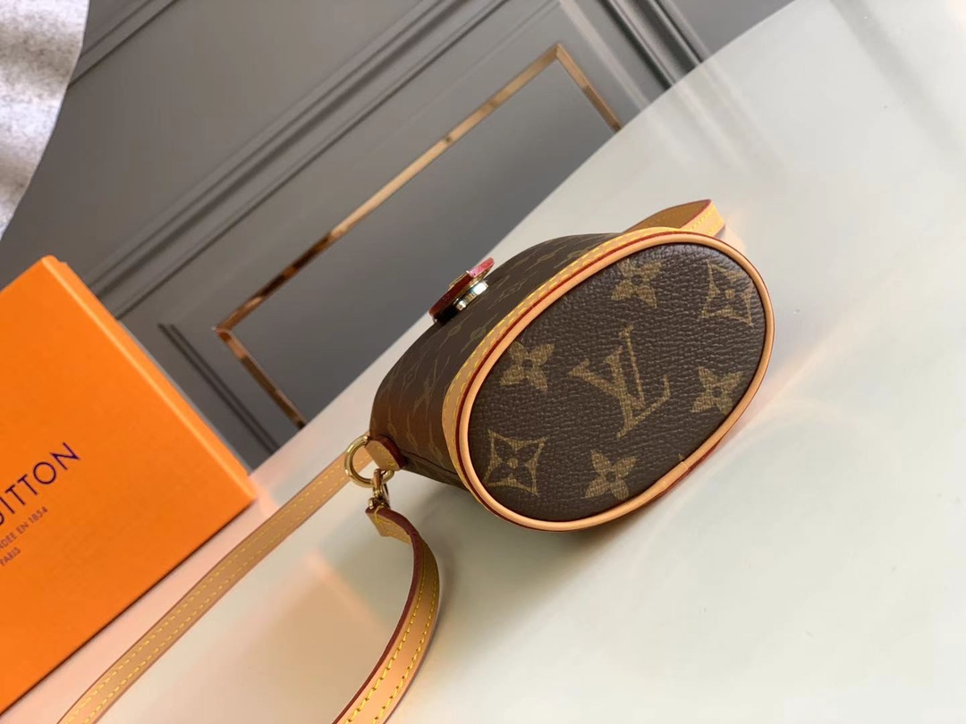 High-quality real shots of the 2022 latest Fold Me Mini Pouch - Bag 5