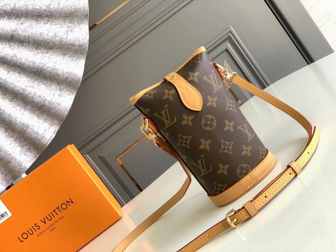 High-quality real shots of the 2022 latest Fold Me Mini Pouch - Bag 3