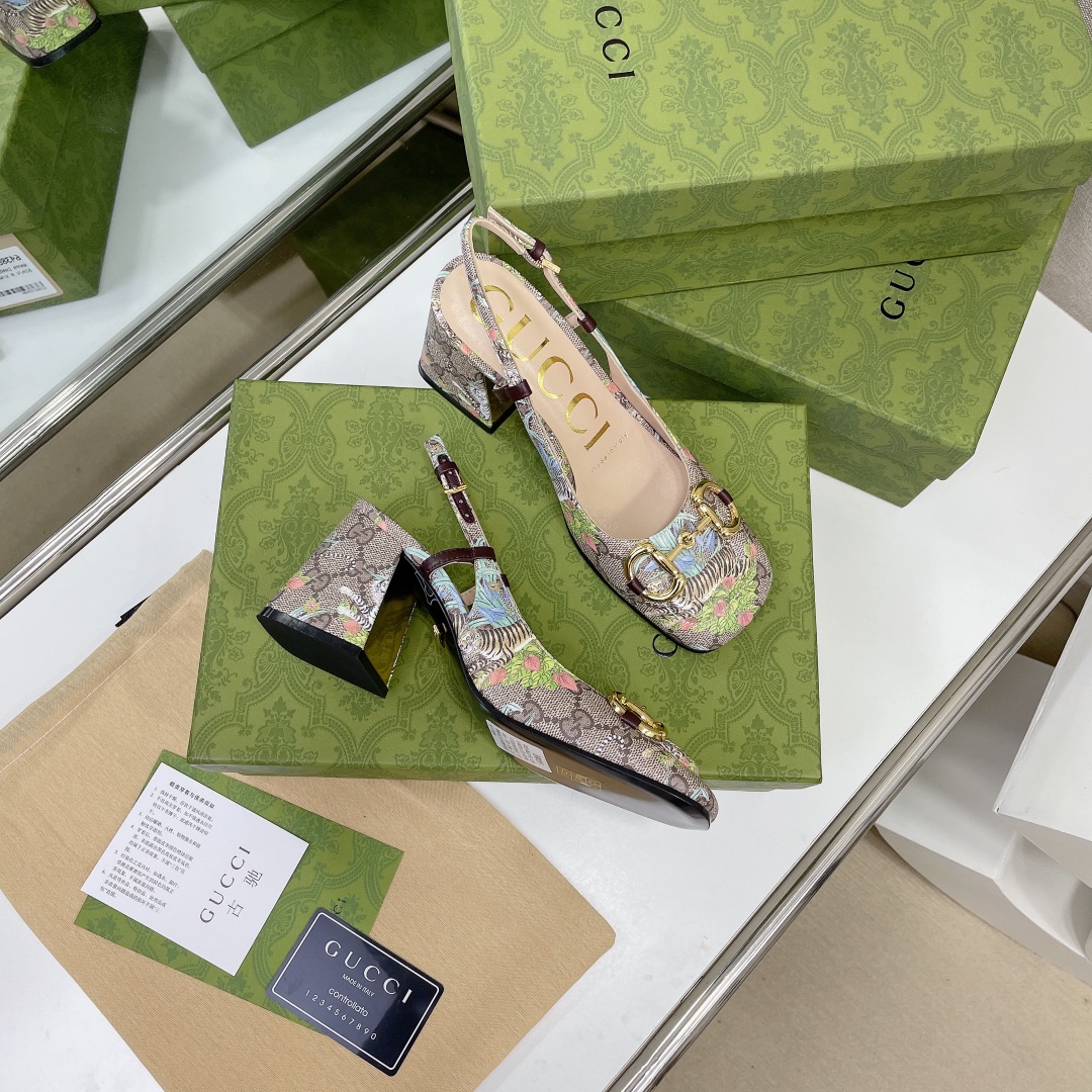 ____ en el nuevo ____GUCCI Gucci / Gucci boutique de gama alta 2021 principios de la primavera nueva