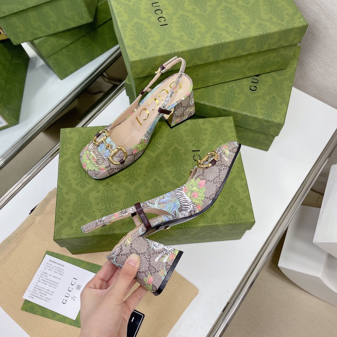 ____ en el nuevo ____GUCCI Gucci / Gucci boutique de gama alta 2021 principios de la primavera nueva