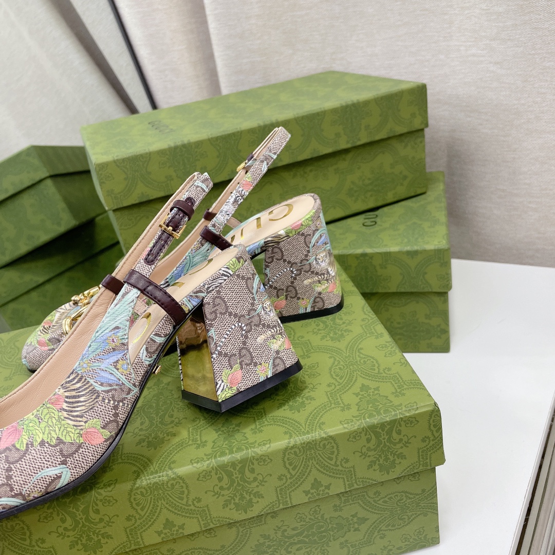____ en el nuevo ____GUCCI Gucci / Gucci boutique de gama alta 2021 principios de la primavera nueva