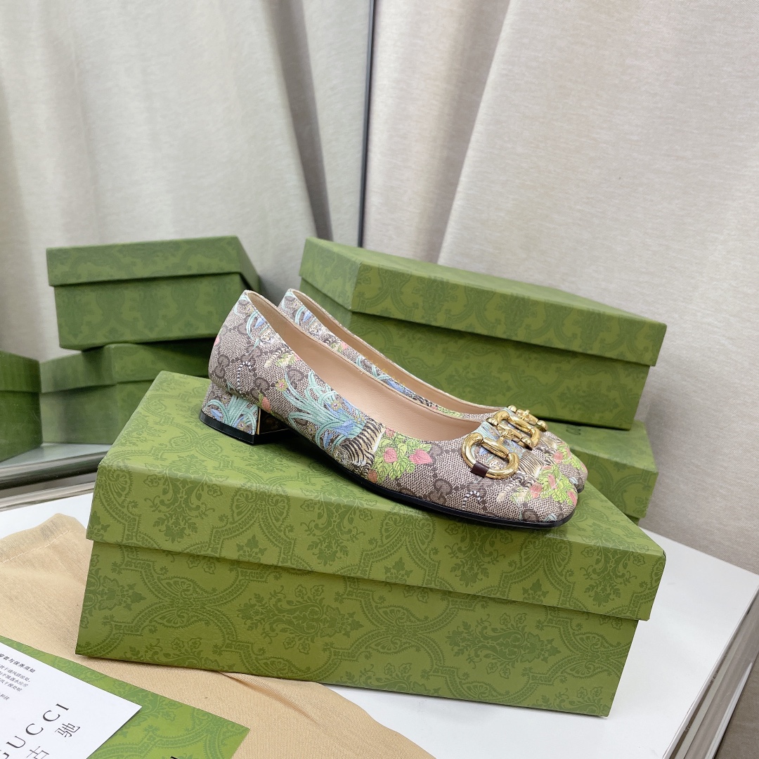 ____ en el nuevo ____GUCCI Gucci / Gucci boutique de gama alta 2021 principios de la primavera nueva