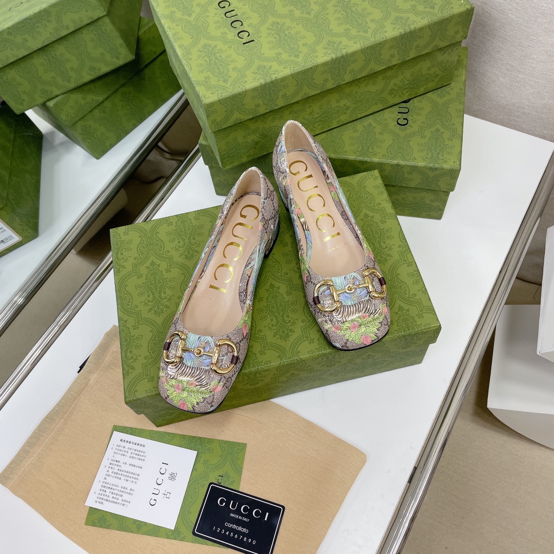 ____ en el nuevo ____GUCCI Gucci / Gucci boutique de gama alta 2021 principios de la primavera nueva