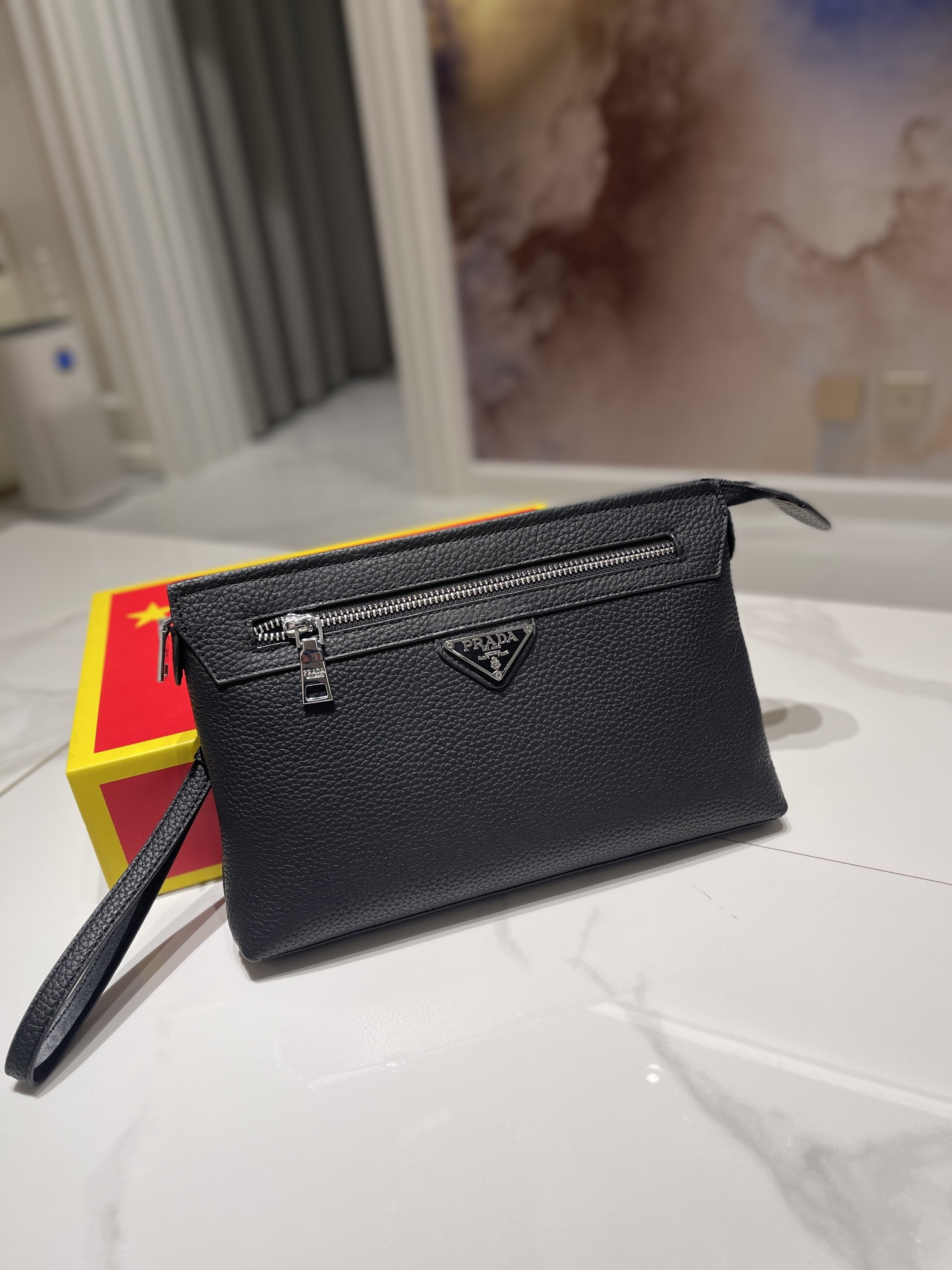 K5 高端100%头层纯牛皮商务手拿包 原版五金配件 帆布内里整包全皮附带暗兜 六卡位 更加结实耐磨 简洁大方 送礼自留皆首选规格：28-18-3cm 男人用的包品质决定品味跨境及直播电商网红供应 量大来谈 各种男女包订制我爱你中国礼盒包装