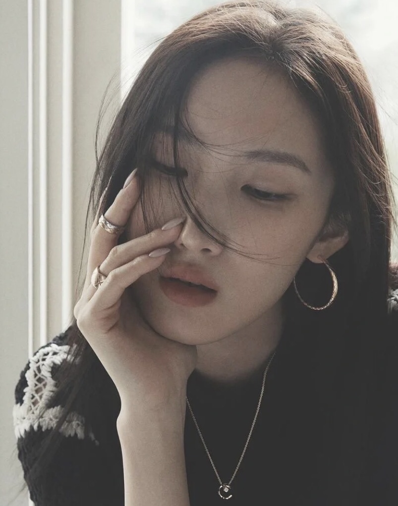 NO:669441,Gift Recommendation Jing Boran Jennie Many stars have the same style Coco Crush Moon Diamond Necklace Platinum Rose Gold Wearing Picture Two Colors Must-have in Stock, Necklace, Cartier High-End Jewelry19860909礼物推荐 井柏然 jennie 众多明星同款coco crush 月亮钻石项链白金 玫瑰金佩戴图 两色现货必入,,necklace,卡迪亚高端饰品,Jewelry