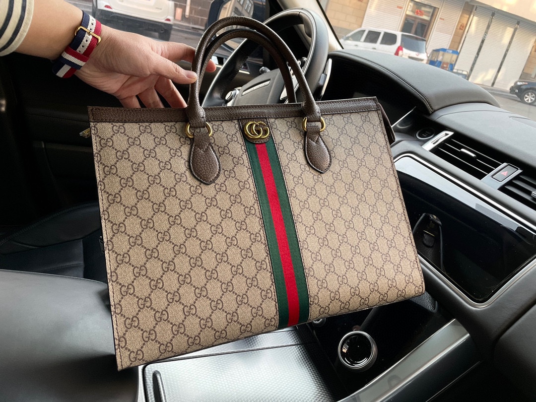 K5 高端货 “ Gucci 古奇  ”公文包 顶级进口原厂面料杏花 超高清五金logo标志、专用里内里。 超顺滑拉链、油边超平滑、被带拉链暗袋 做工精致每个细节到位男人必备款。 N规格39/29/6。P285