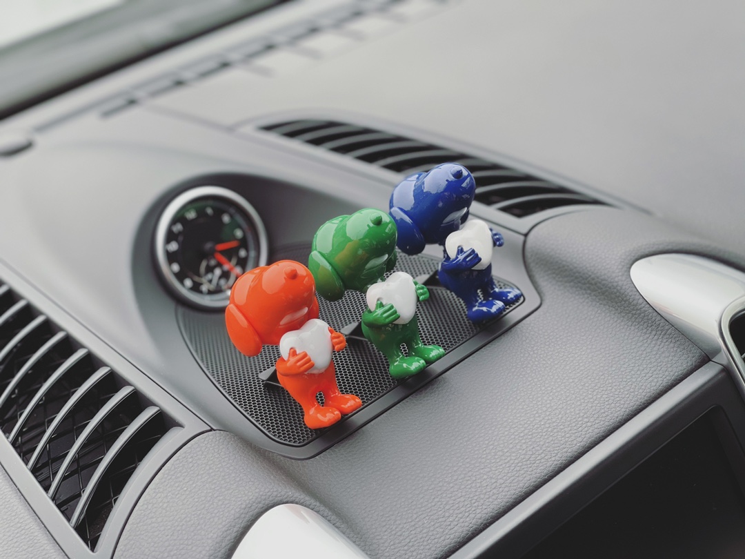 Snoopy In-Car Fragrance Diffuser Ornament - Comprehensive 6