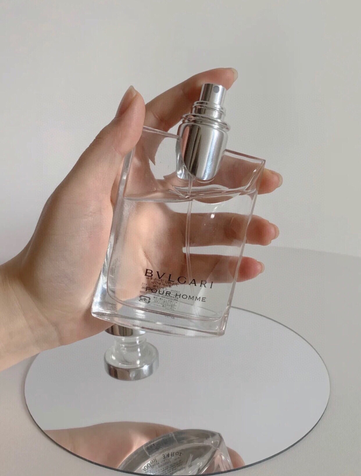 P F 120🔻专柜版🔺 
💬ED T/男朋友的味道/100M L
B vlgari Pour Homme 
宝格丽大吉岭茶 原版  清淡干净男友香

简介：
大吉岭茶。这款被称为男友香的香水，到底有什么魔力能够让女生们，一闻到就会联想到初恋男友呢?这款香水，不管是花香或者木香，其实都是比较清新的。因为在香料中，有了像醛、橘子、茶叶、胡椒等这些的中和，就显得很是清新。可以说，这款香在春夏季节里，不仅受男士欢迎，一些喜欢用男香的中性女性们，也都很喜欢。