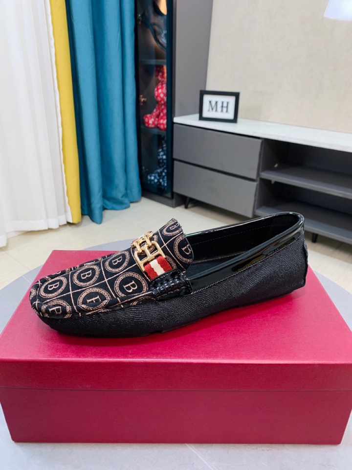 I0  巴利豆豆男鞋 众多明星追捧男士超A超潮款✅时尚休闲驾车便鞋豆豆鞋 进口真皮面料 超滑质感 吸汗透气 法国乐福套脚设计风格 👟低调大方 上脚效果超赞..男鞋