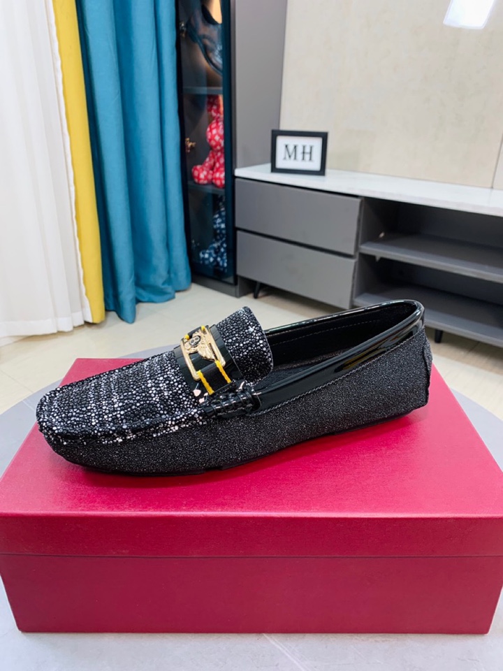 I0  巴利豆豆男鞋 众多明星追捧男士超A超潮款✅时尚休闲驾车便鞋豆豆鞋 进口真皮面料 超滑质感 吸汗透气 法国乐福套脚设计风格 👟低调大方 上脚效果超赞..男鞋