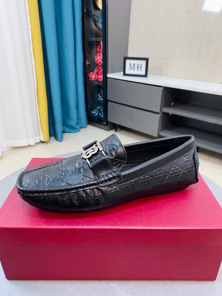 I0  巴利豆豆男鞋 众多明星追捧男士超A超潮款✅时尚休闲驾车便鞋豆豆鞋 进口真皮面料 超滑质感 吸汗透气 法国乐福套脚设计风格 👟低调大方 上脚效果超赞..男鞋