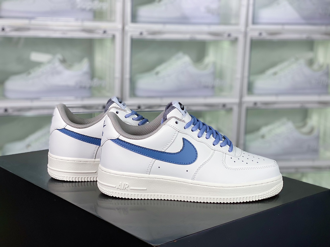 H0 男女鞋真标带半码原楦原纸版数据开发版型采用硬质荔枝纹牛培皮革鞋面材质内置全掌air sole气垫官方新色，耐克Nike Air Force 1’07 Low GS”White/Lnk Lavender”空军一号经典低帮百搭休闲运动板鞋“皮革米白淡薰衣草蓝”CQ5059-108
