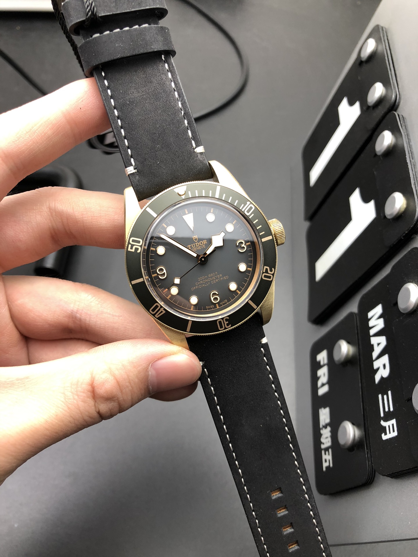 Tudor 帝陀石板灰