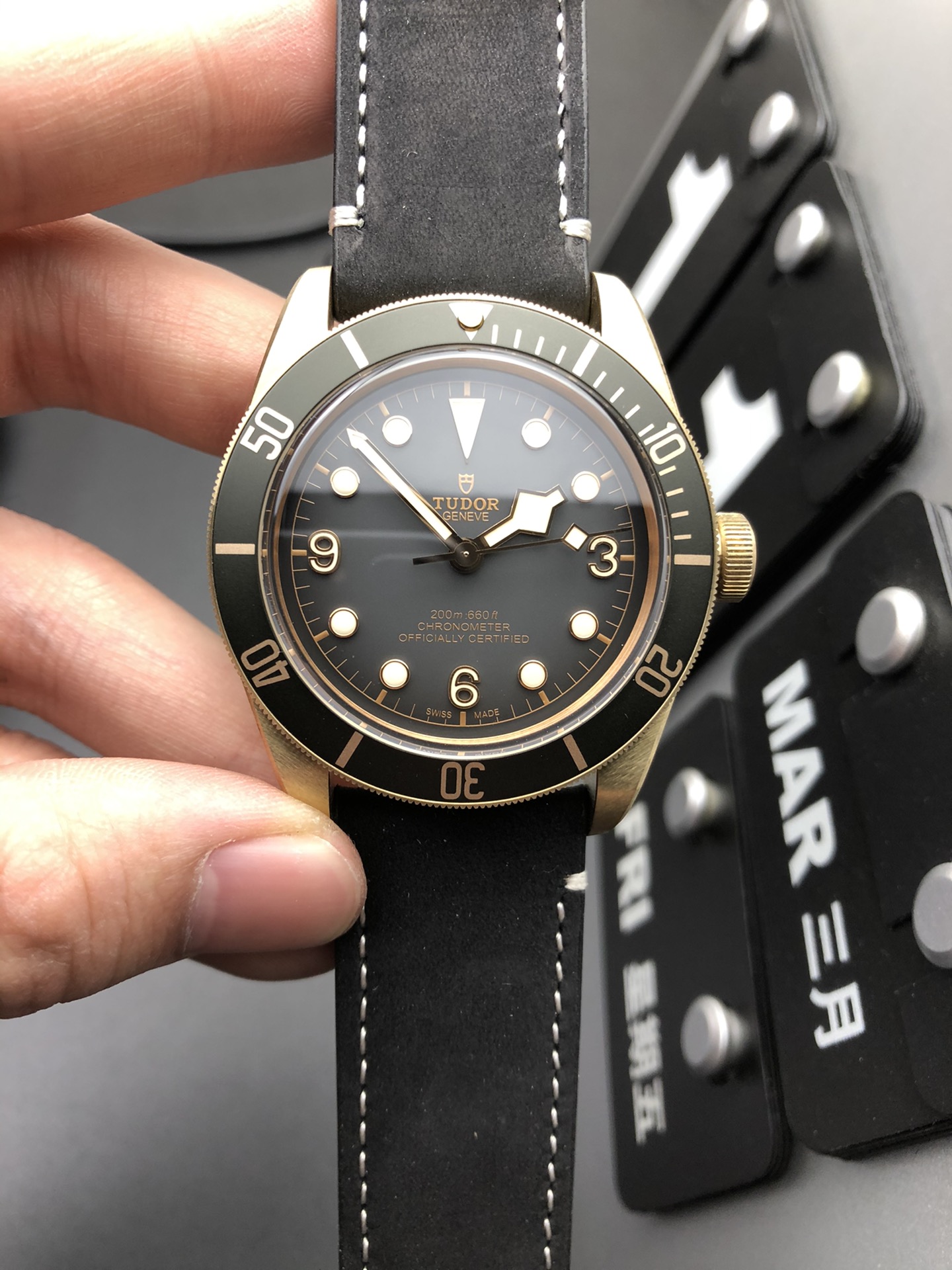 Tudor 帝陀石板灰