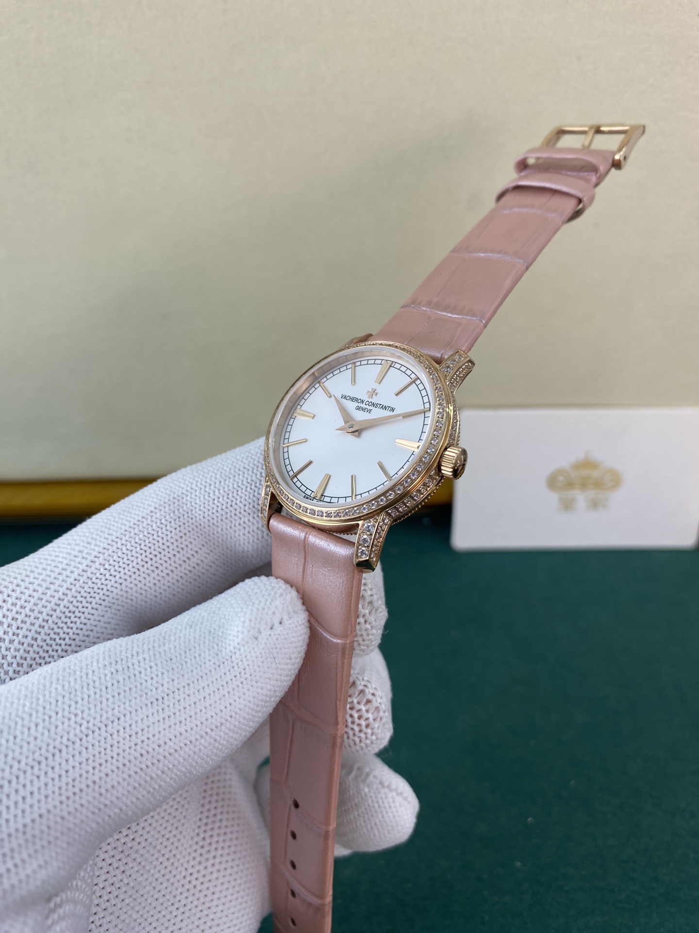 Vacheron Constantin 皇家 江诗丹顿传袭系列女款，属于风华绰灼的你