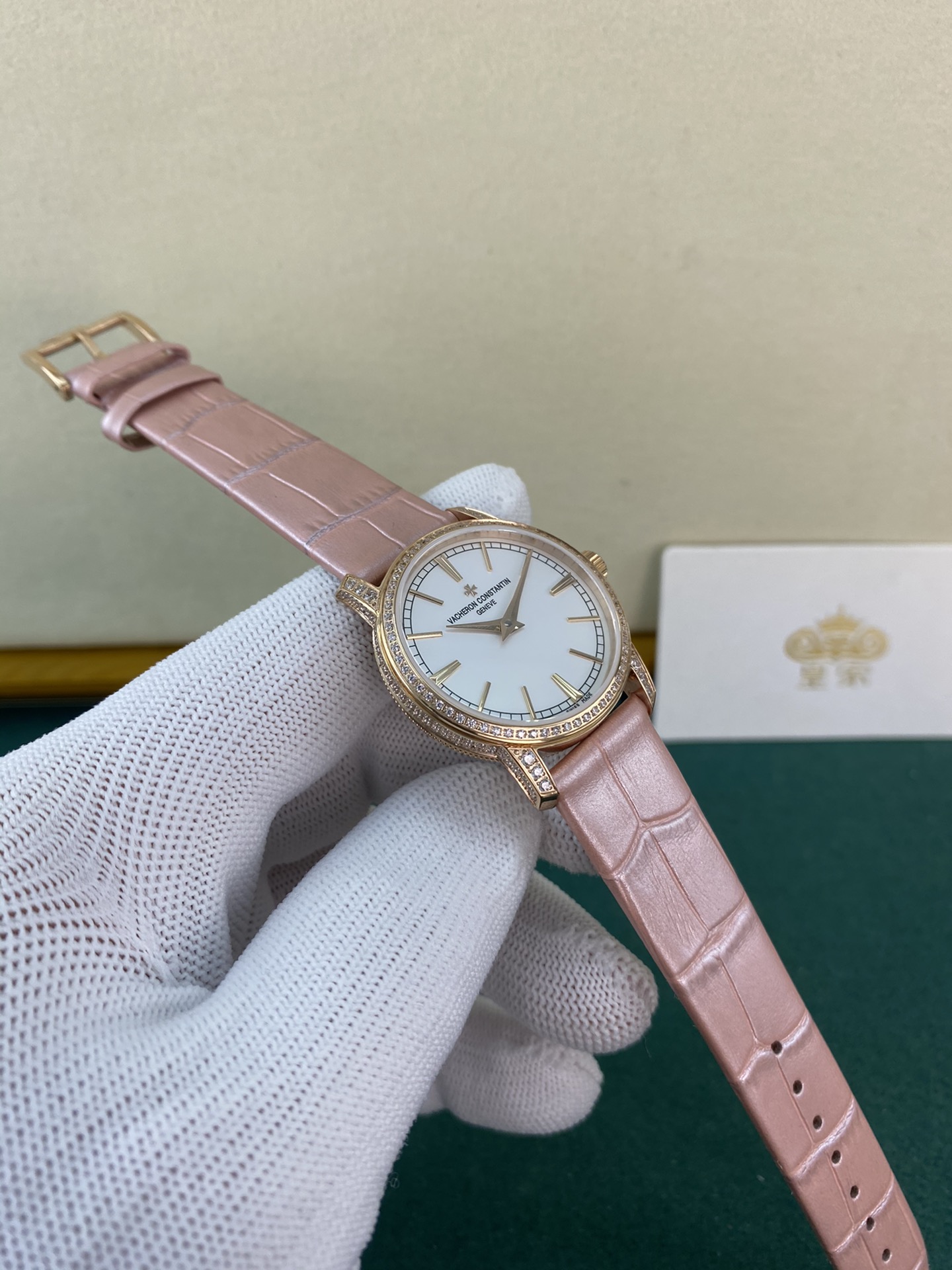 Vacheron Constantin 皇家 江诗丹顿传袭系列女款，属于风华绰灼的你