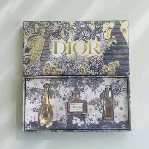 Dior Miniature Perfume Gift Set - Iconic Fragrances in Travel-Friendly Sizes 1 Dior Miniature Perfume Gift Set - Iconic Fragrances in Travel-Friendly Sizes