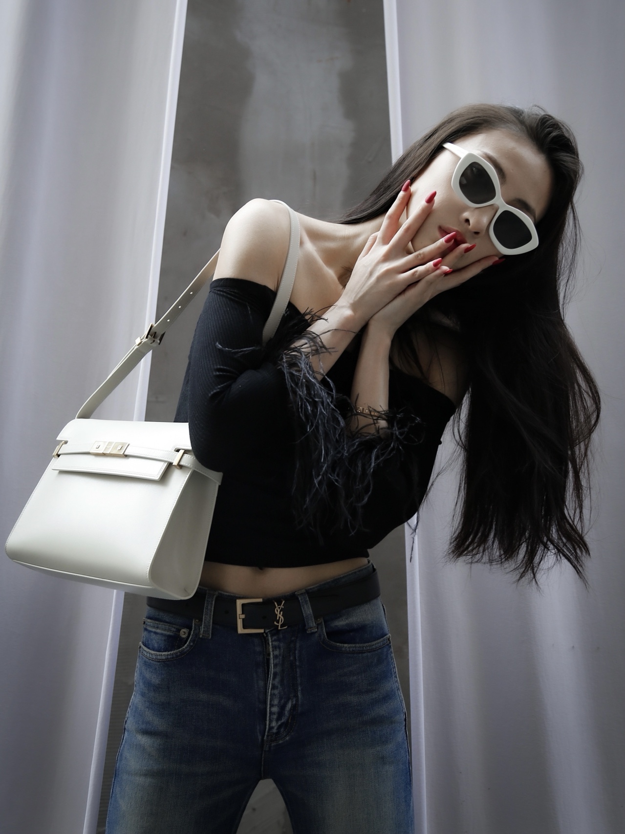 Ysl 𝑴𝒂𝒏𝒉𝒂𝒕𝒕𝒂𝒏 29CM曼哈顿法棍包 579271白色牙签纹金扣