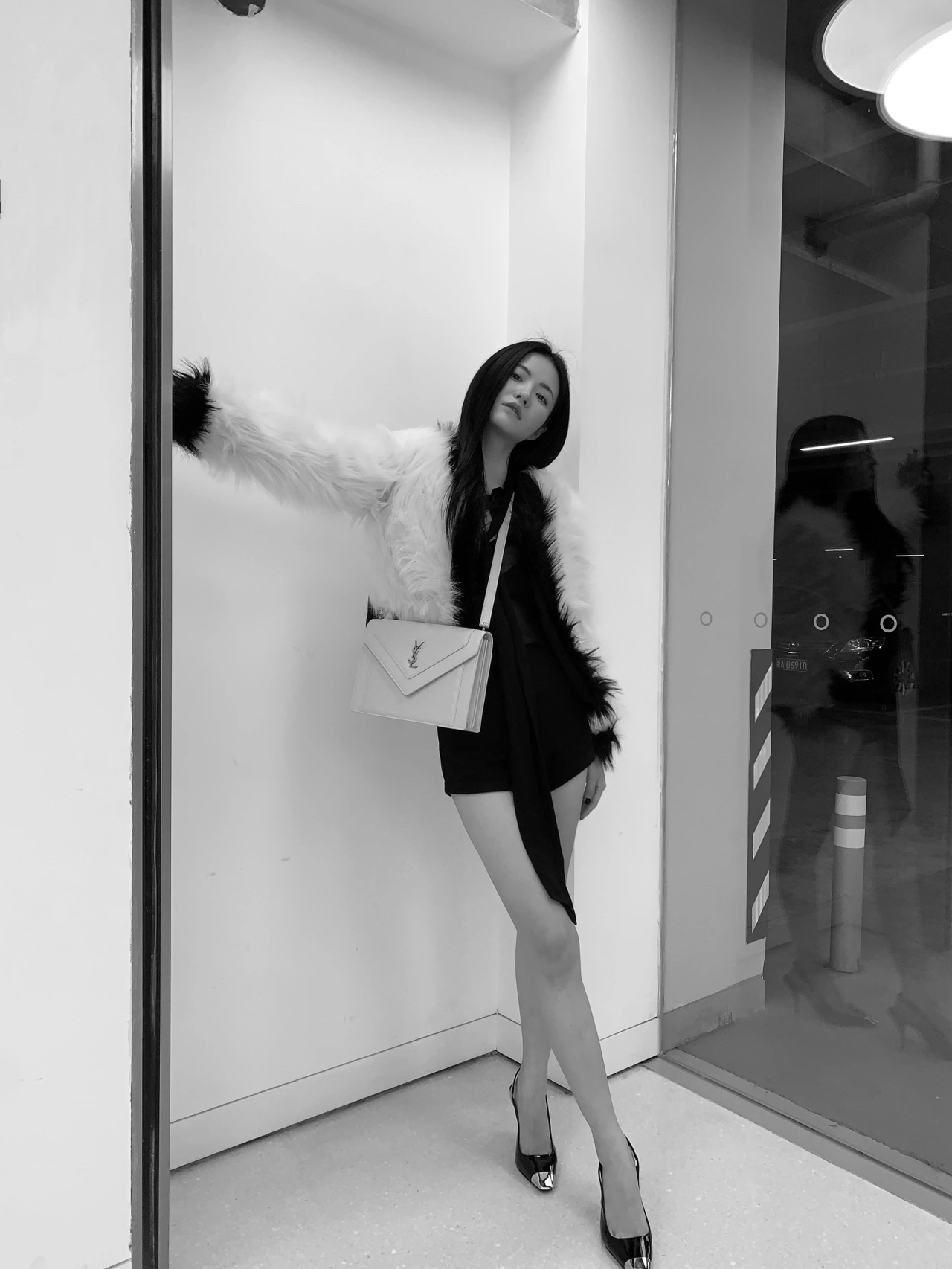 Saint laurent Ysl Gaby绗缝纹路信封斜挎包 668863白色