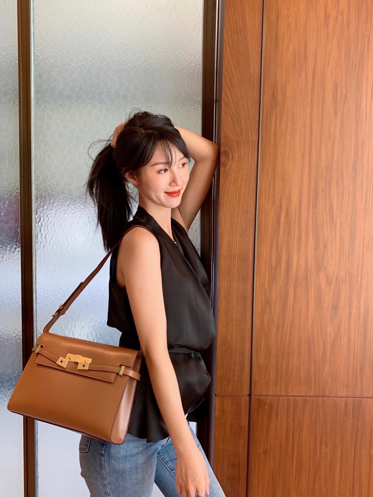 Ysl 𝑴𝒂𝒏𝒉𝒂𝒕𝒕𝒂𝒏 29CM曼哈顿法棍包 579271焦糖色牙签纹金扣