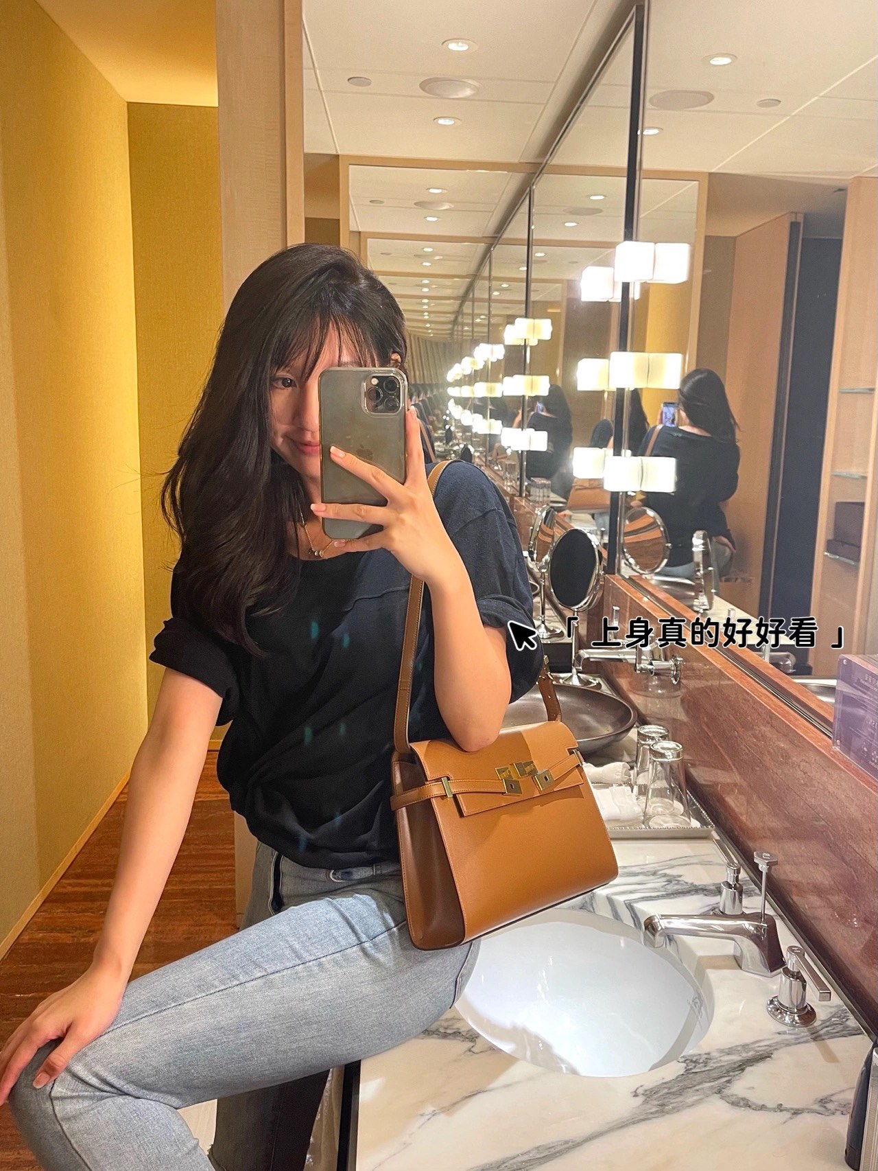 Ysl 𝑴𝒂𝒏𝒉𝒂𝒕𝒕𝒂𝒏 29CM曼哈顿法棍包 579271焦糖色牙签纹金扣