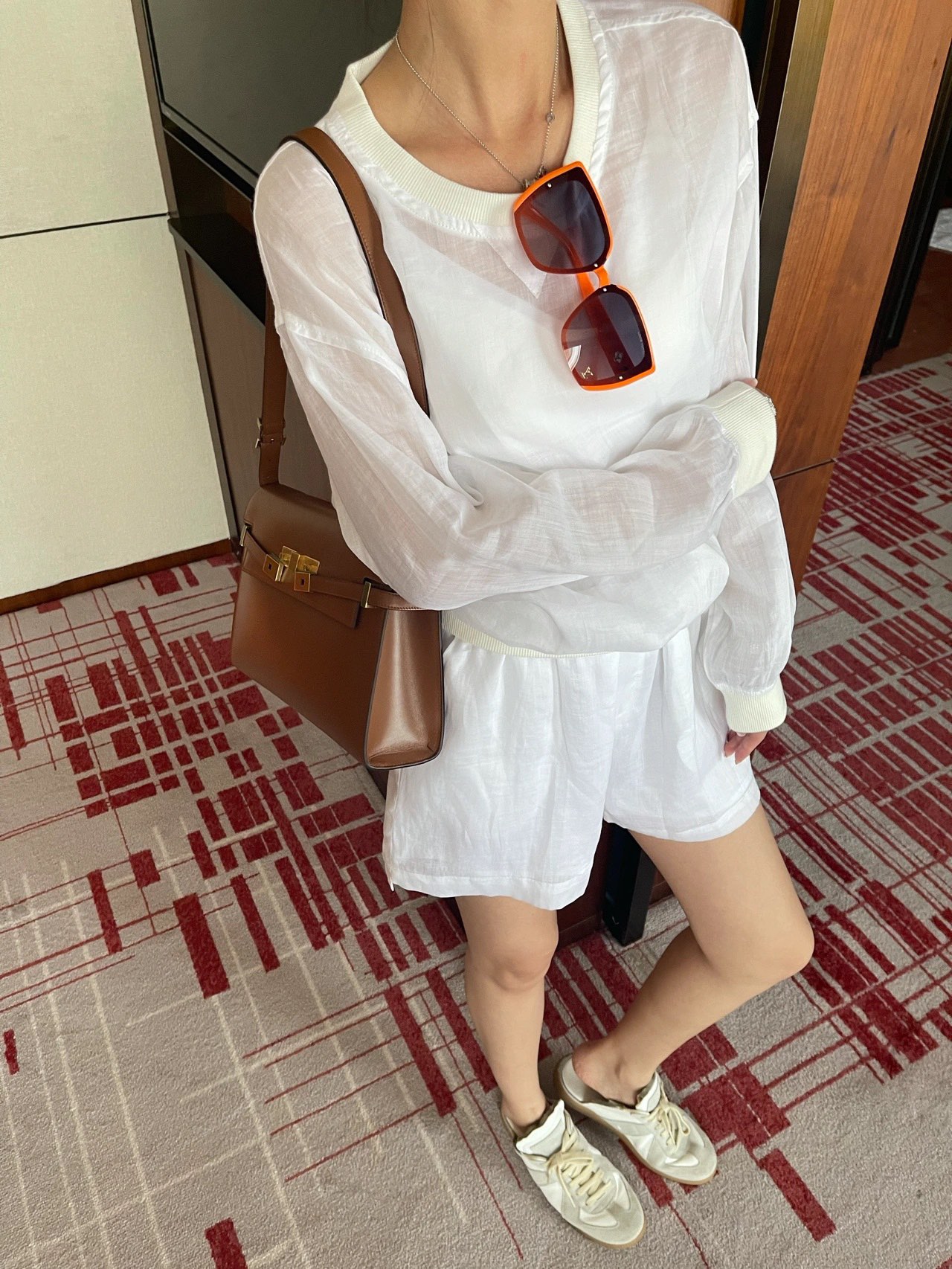 Ysl 𝑴𝒂𝒏𝒉𝒂𝒕𝒕𝒂𝒏 29CM曼哈顿法棍包 579271焦糖色牙签纹金扣