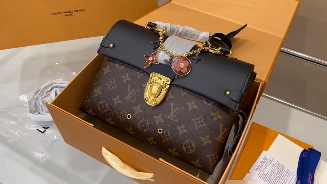 Yupoo Gucci Bags Watches Nike Clothing Jordan Yeezy Balenciaga Shoes
