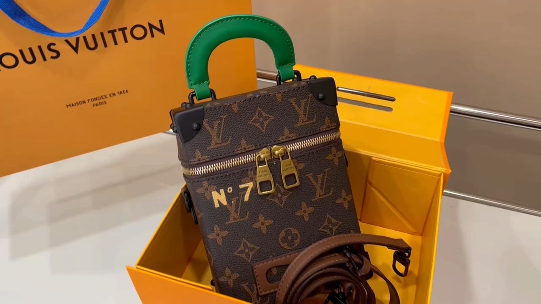 Yupoo Gucci Bags Watches Nike Clothing Jordan Yeezy Balenciaga Shoes
