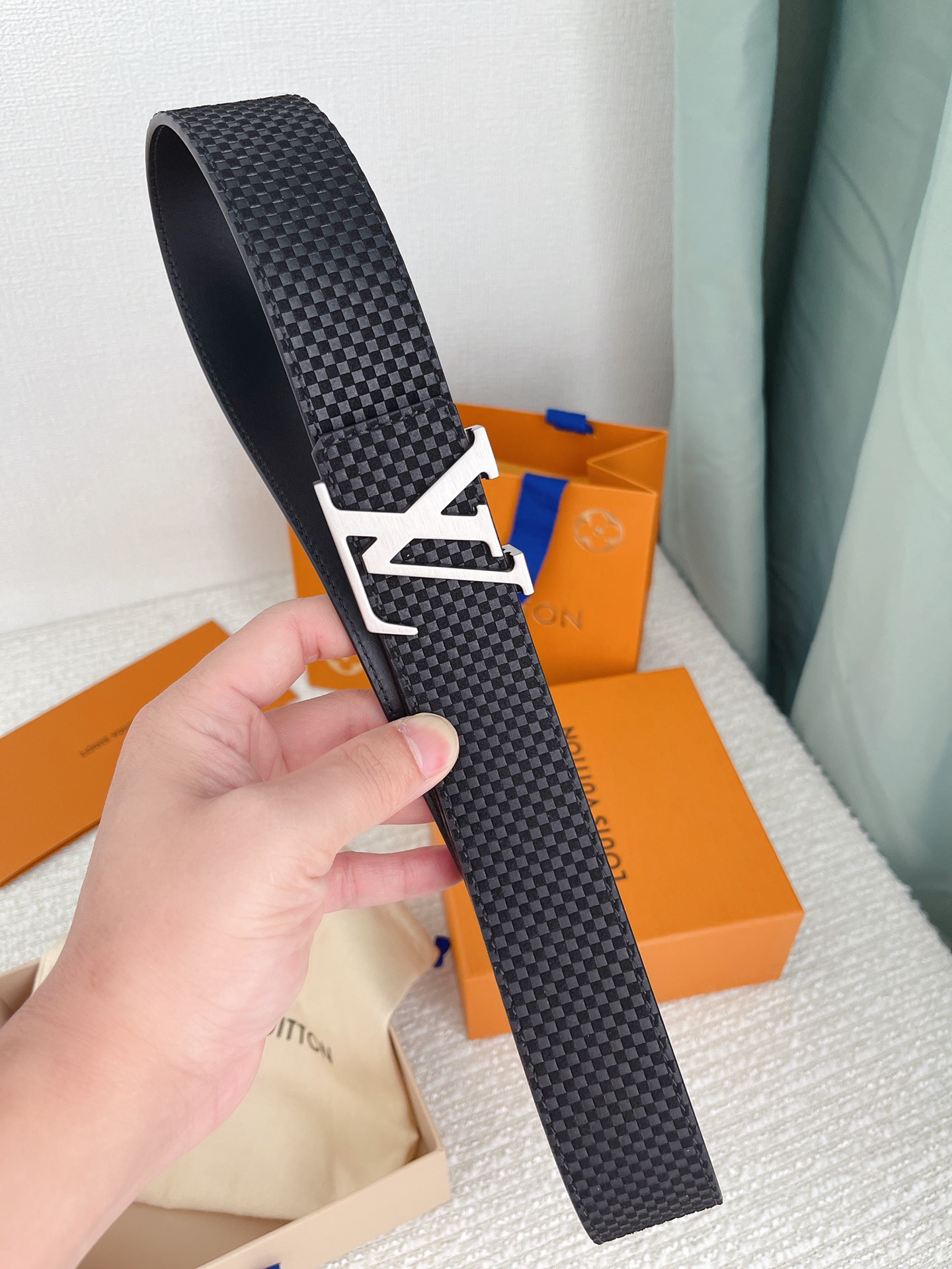 LV官网同步顶级专柜同款小米格牛皮面