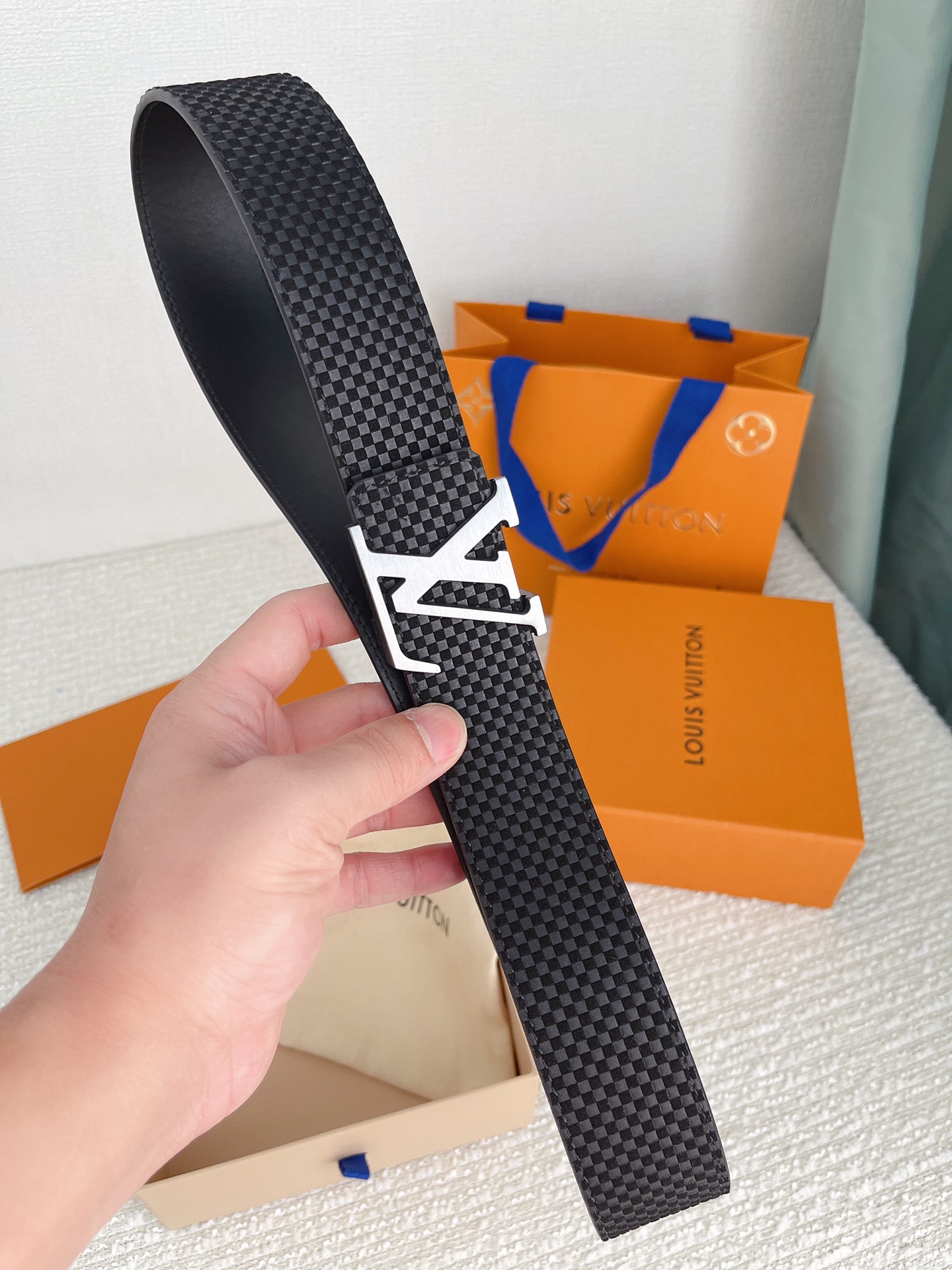 LV官网同步顶级专柜同款小米格牛皮面