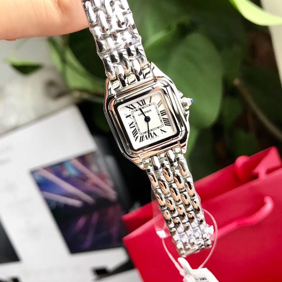 Introducing Panthère de Cartier Watch: Elegant, Glamorous, and Unique Design. - 图片 3