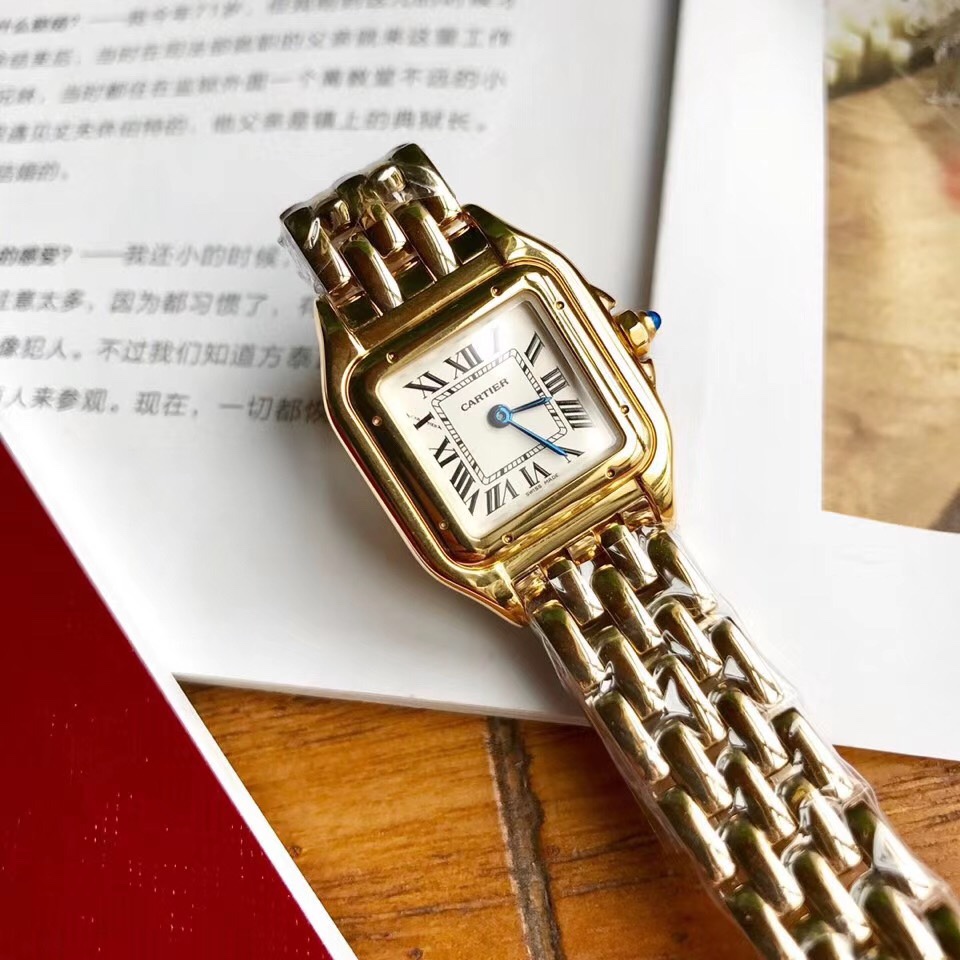 New 18k Gold-Plated Panthère de Cartier Watch: Glamorous and Elegant Women’s Timepiece - 图片 5