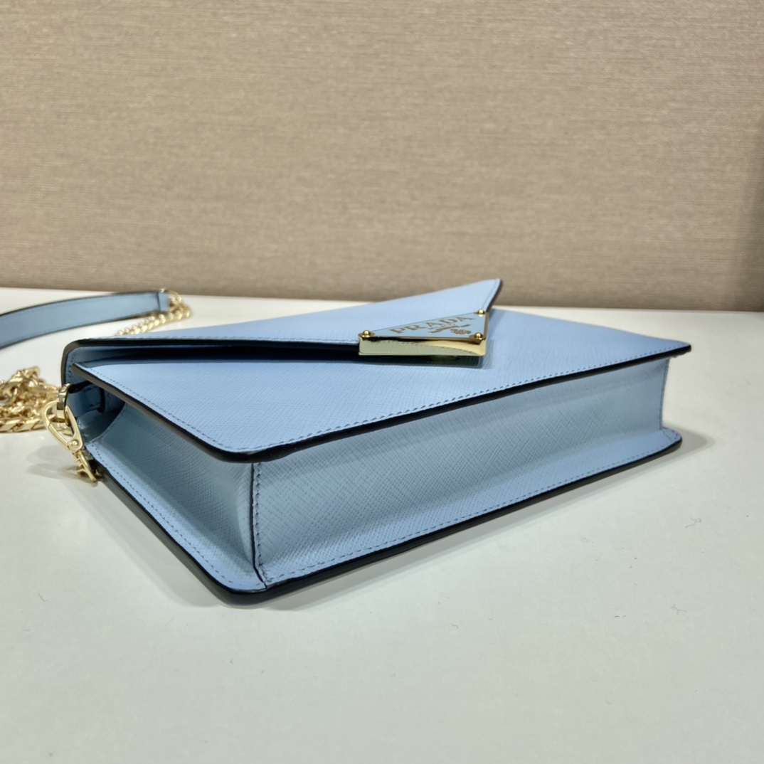 PRADA普拉达Saffiano皮革翻盖式单肩包1BD318